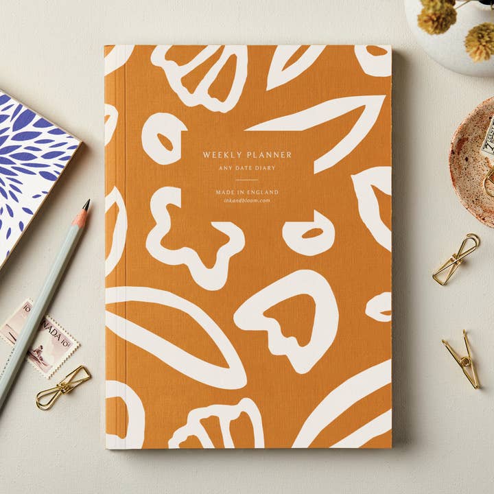 Agenda settimanale senza data color senape | Agenda annuale | Layflat per la vendita all'ingrosso da parte di Ink & Bloom