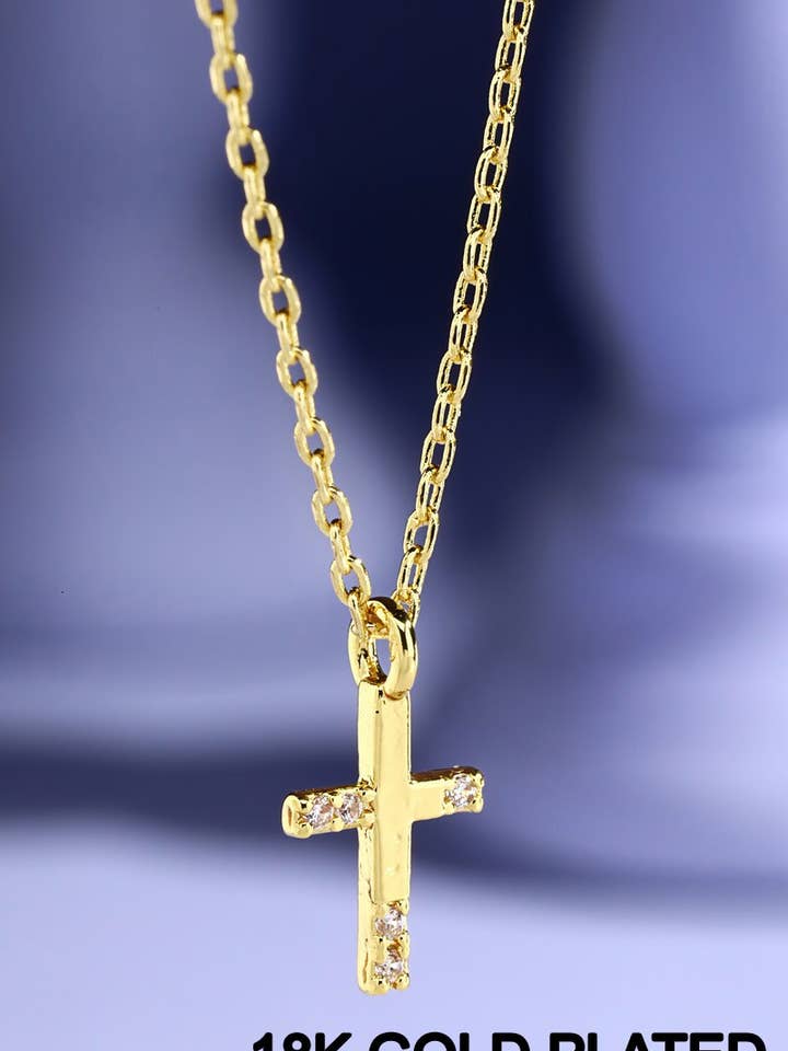 Collana con ciondolo a croce placcata in oro 18K per la vendita all'ingrosso da parte di Urbanista