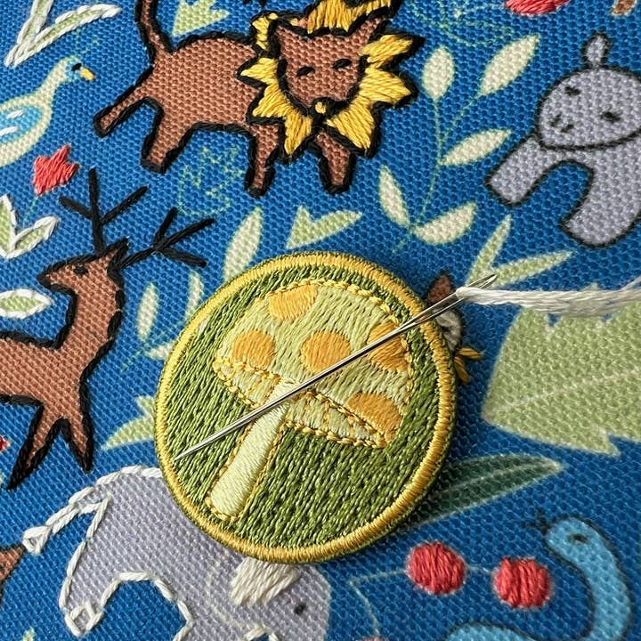 Rikrack – wholesale Embroidery/cross-stitch supplies – Mushroom Embroidery Needle Minder1