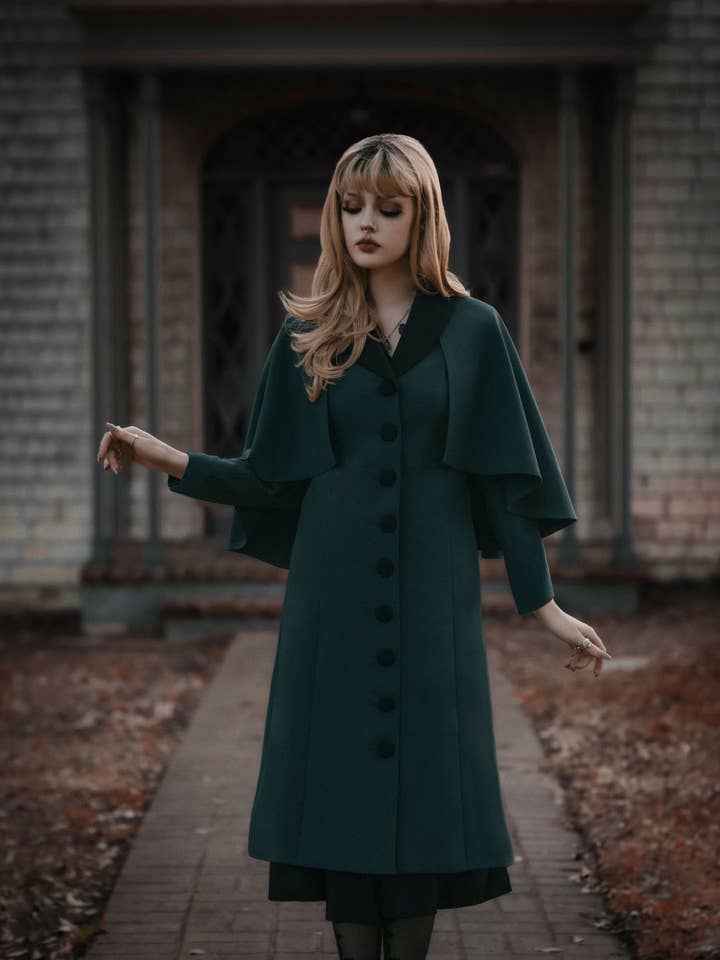 De lange jas met capuchon van Ghost Host voor wholesale door Lively Ghosts