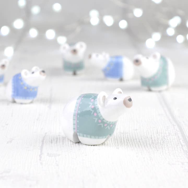 Lumi l'ours polaire - miniature céramique signée pour la vente par Gwenngwenn