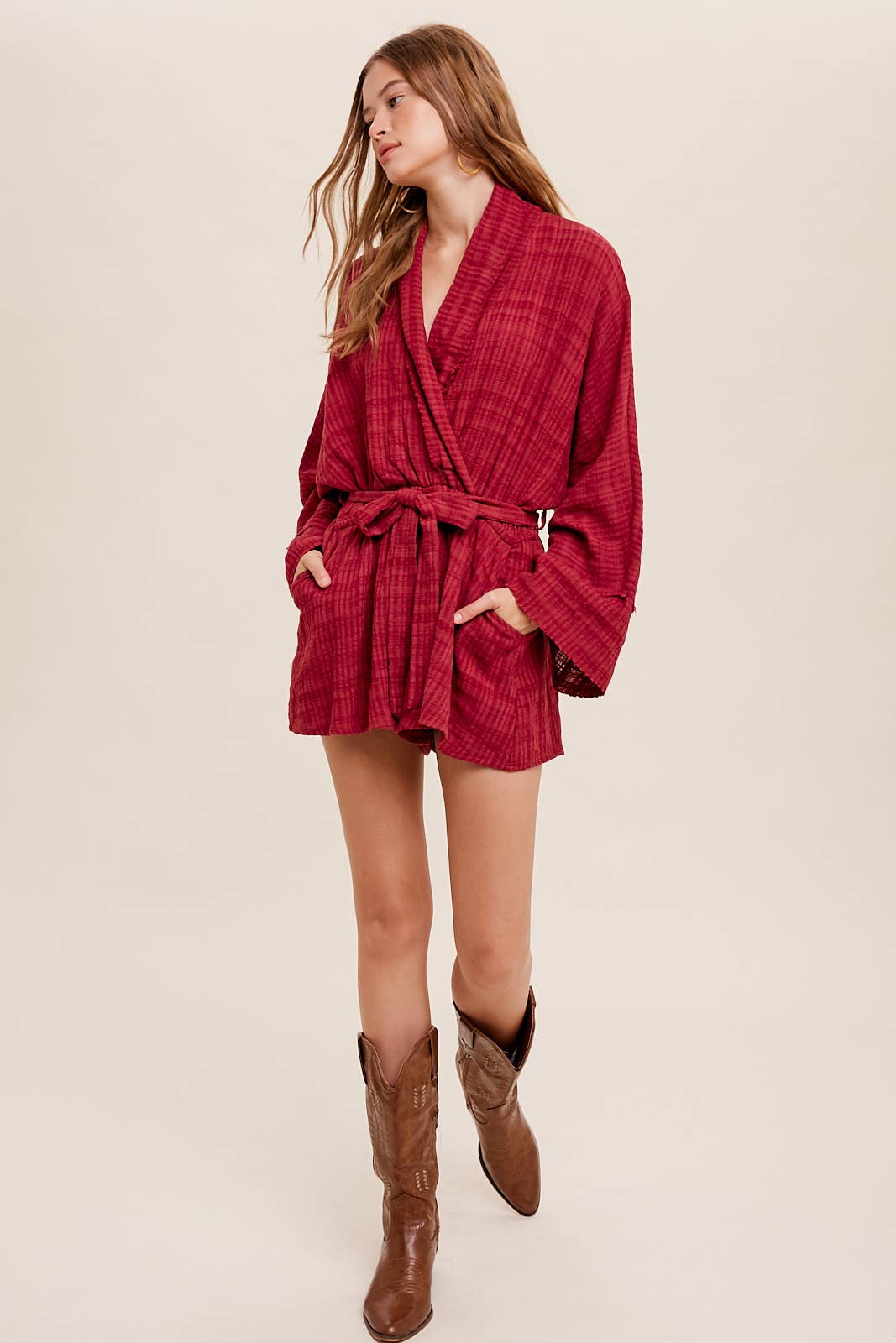 Listicle – Romper - Mulher por atacado – Macacão Texturizado com Cinto7