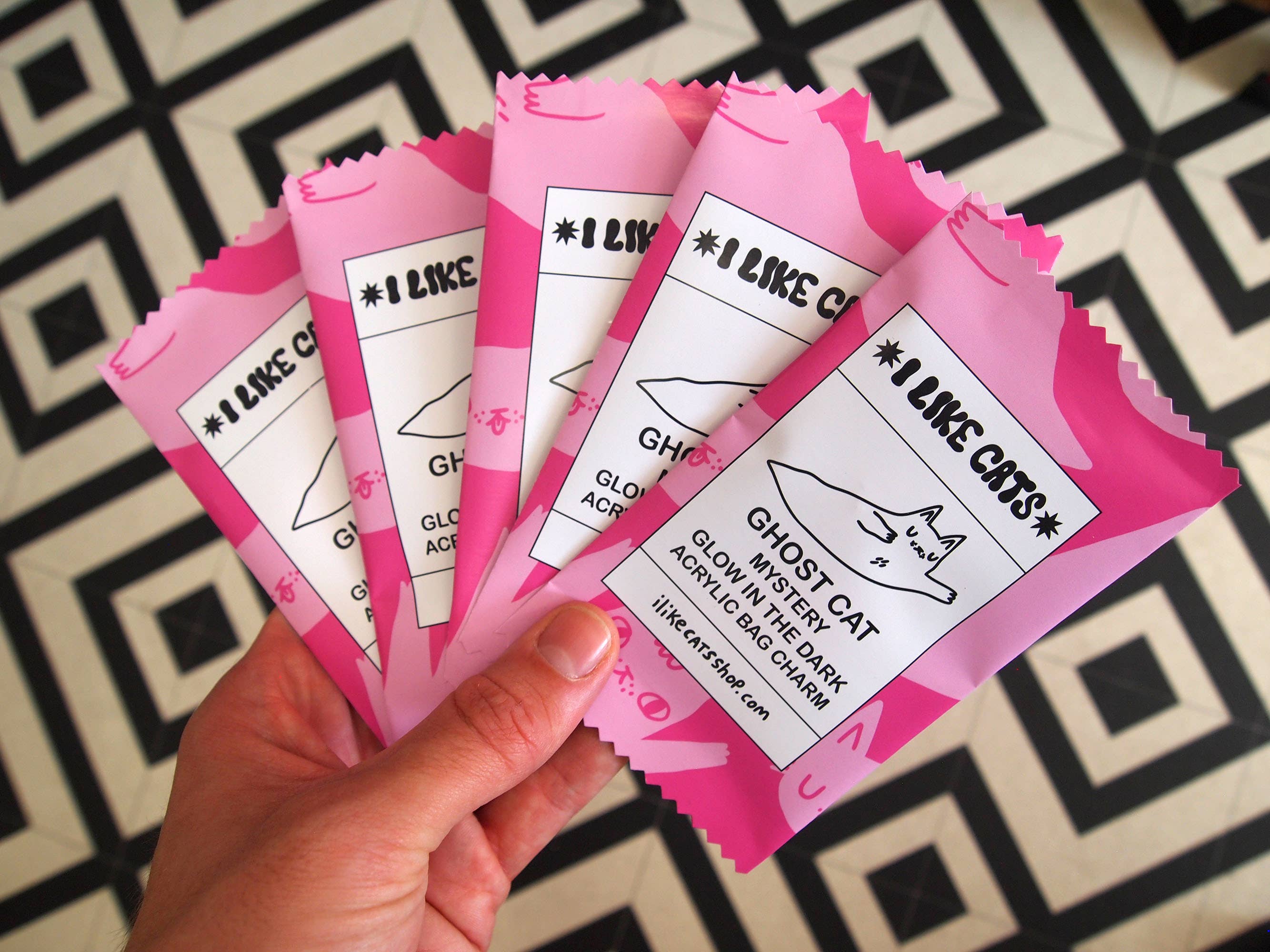 I LIKE CATS – wholesale Keychain – Women's – Blind bag Halloween ghost bag charm, glow in the dark pink8