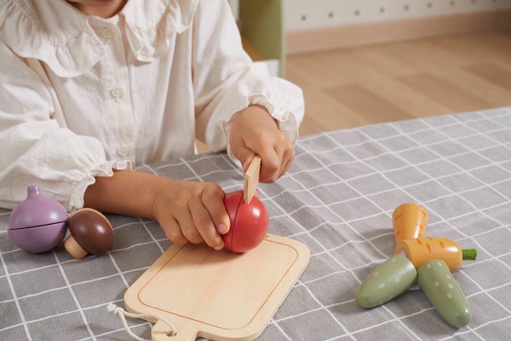 Commotion (Europe) BV - Vente Lot de jouets – enfant - Légumes à couper avec planche et couteau en bois1