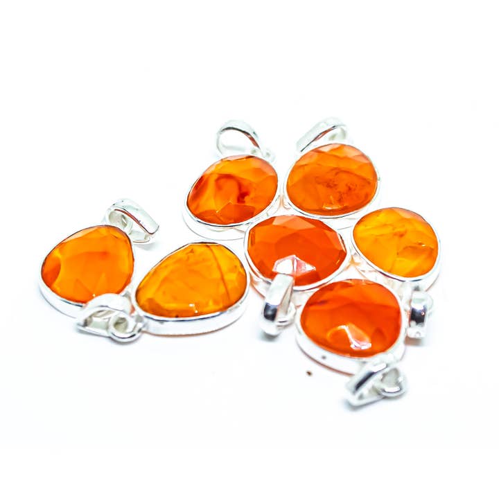 Quasar Gems USA - Vendita all'ingrosso Ciondolo/pendente - Collane con pendente in argento sterling con pietra preziosa di corniola1