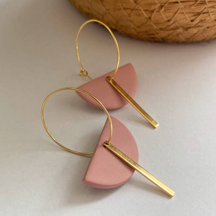 Die Ava (blasses Rosettenrosa) für den Großhandel von Luna Ray Jewellery