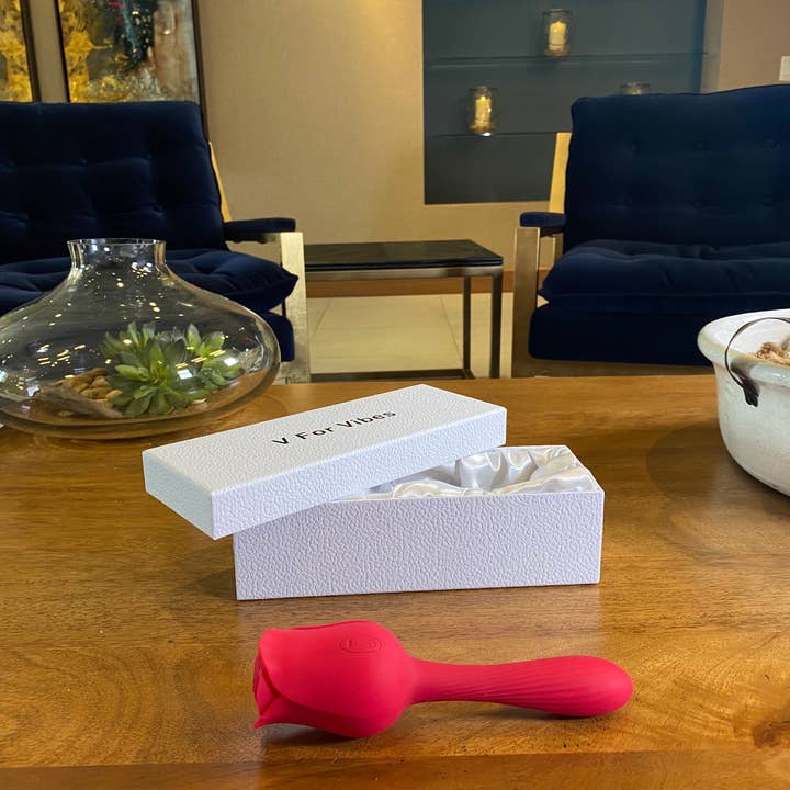 V For Vibes – Engroshandel Sexlegetøj – Penelope- Rose Vibrator til Orgasmisk Empowerment4