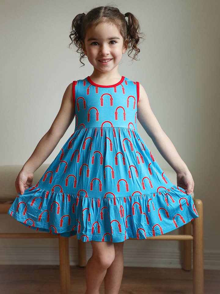 Abito a spirale a balze in bambù con arco rosso - con tasche per la vendita all'ingrosso da parte di Southern Slumber