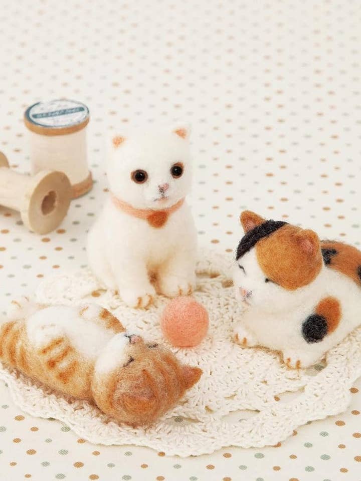 Kit di infeltrimento ad ago Hamanaka: Gattini e gomitolo di lana fai-da-te per la vendita all'ingrosso da parte di 「FUNJI」In Japan