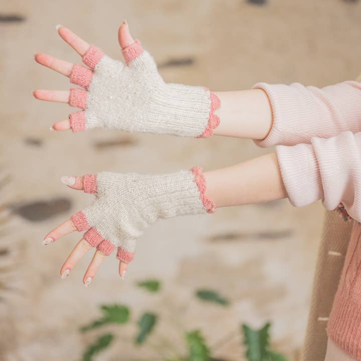 Buno Behen - Vente Gants – femme - Gants en laine teinte naturellement faits main (taille S à L)12