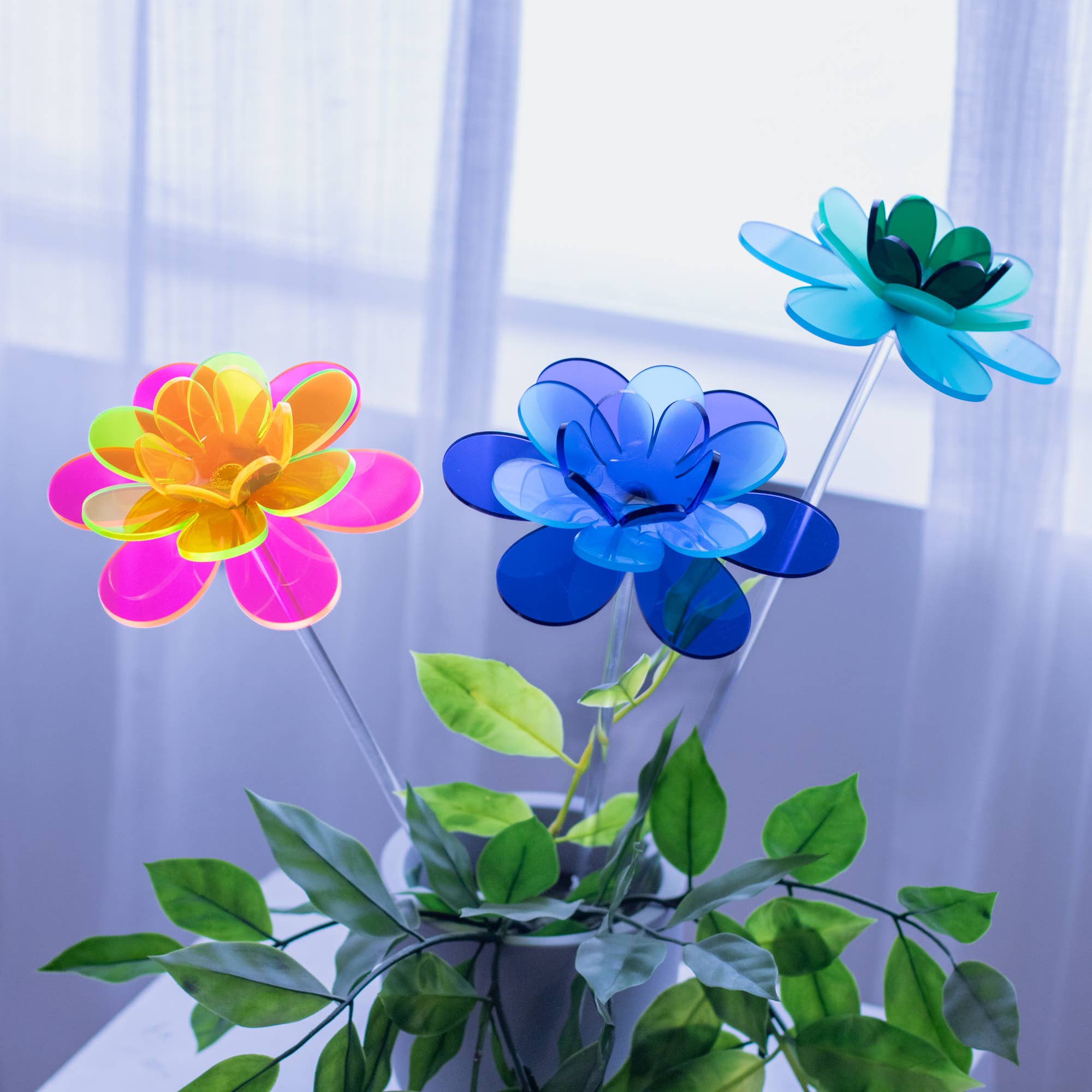 The Colored Petal – wholesale Garden/lawn stake – Blue aqua garden stake | Diamond lotus flower decor handmade5