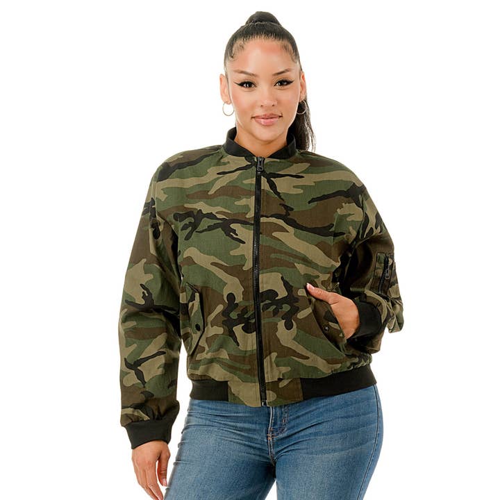 Bomberjack met lange mouwen en ritssluiting aan de voorkant in camouflageprint en andere Vijzelaar wholesale inkopen. Gratis retourzendingen en een 60-dagen netto betalingstermijn op Faire.com trends op Faire.