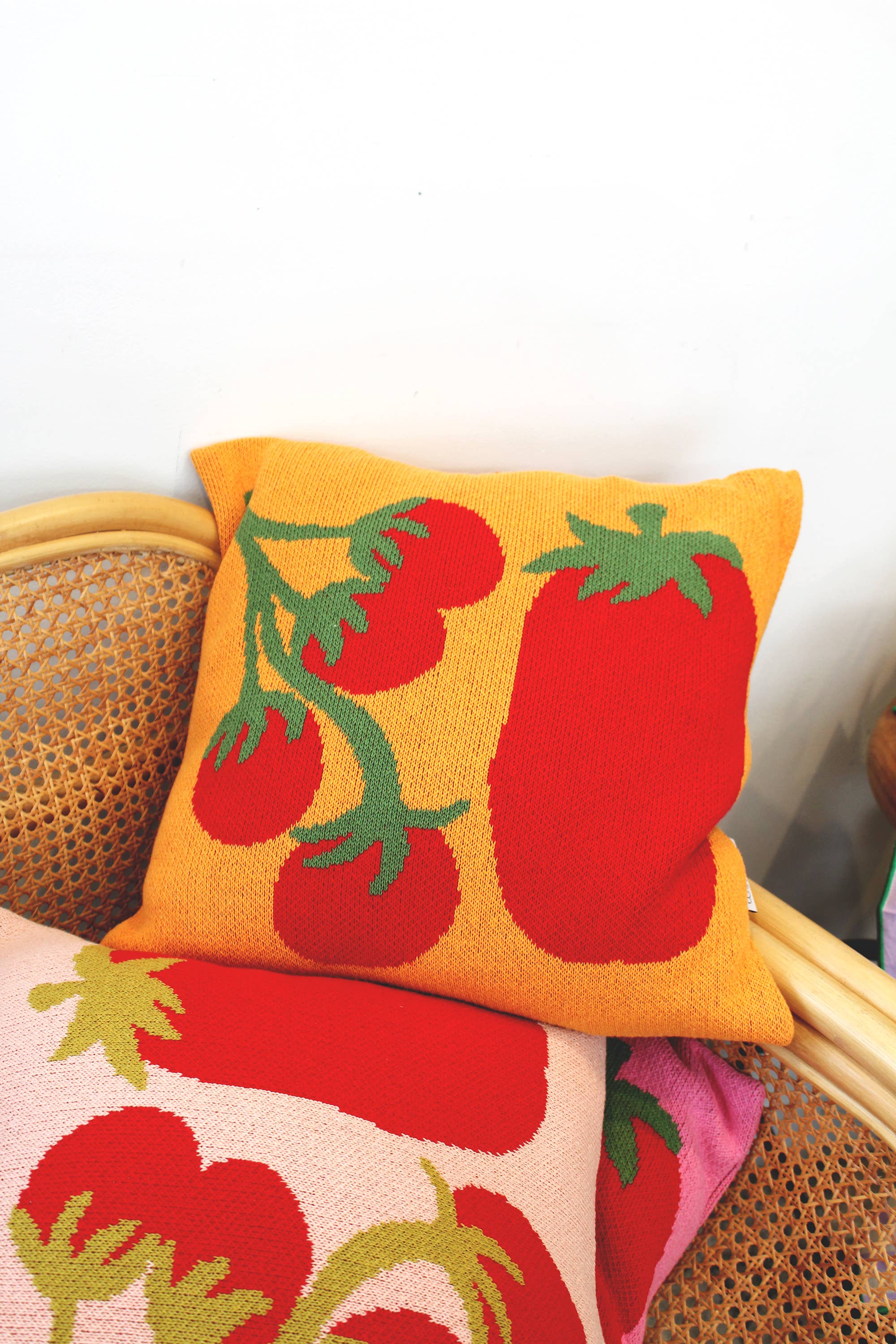 Calhoun & Co. - Wholesale Throw/Decorative Pillow - Tomato Knit Throw Pillow2