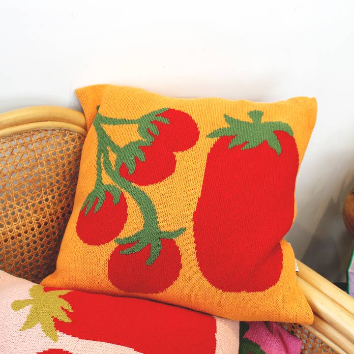 Calhoun & Co. - Wholesale Throw/Decorative Pillow - Tomato Knit Throw Pillow2