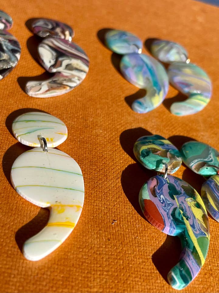 Pendientes de salud mental para venta al por mayor de She makes clay