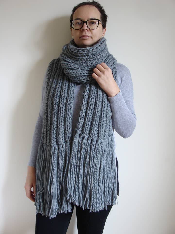 Écharpe en tricot épais avec des franges pour la vente par Woolfans