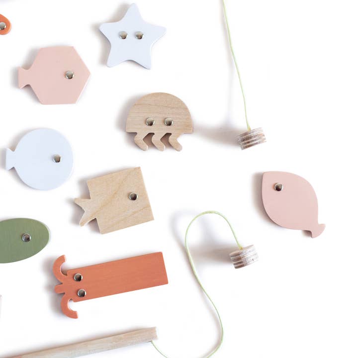 Babai – Großhandel Holzspielzeug – Kinder – Holz Angelspiel mit Magneten – Geometrische Fische2