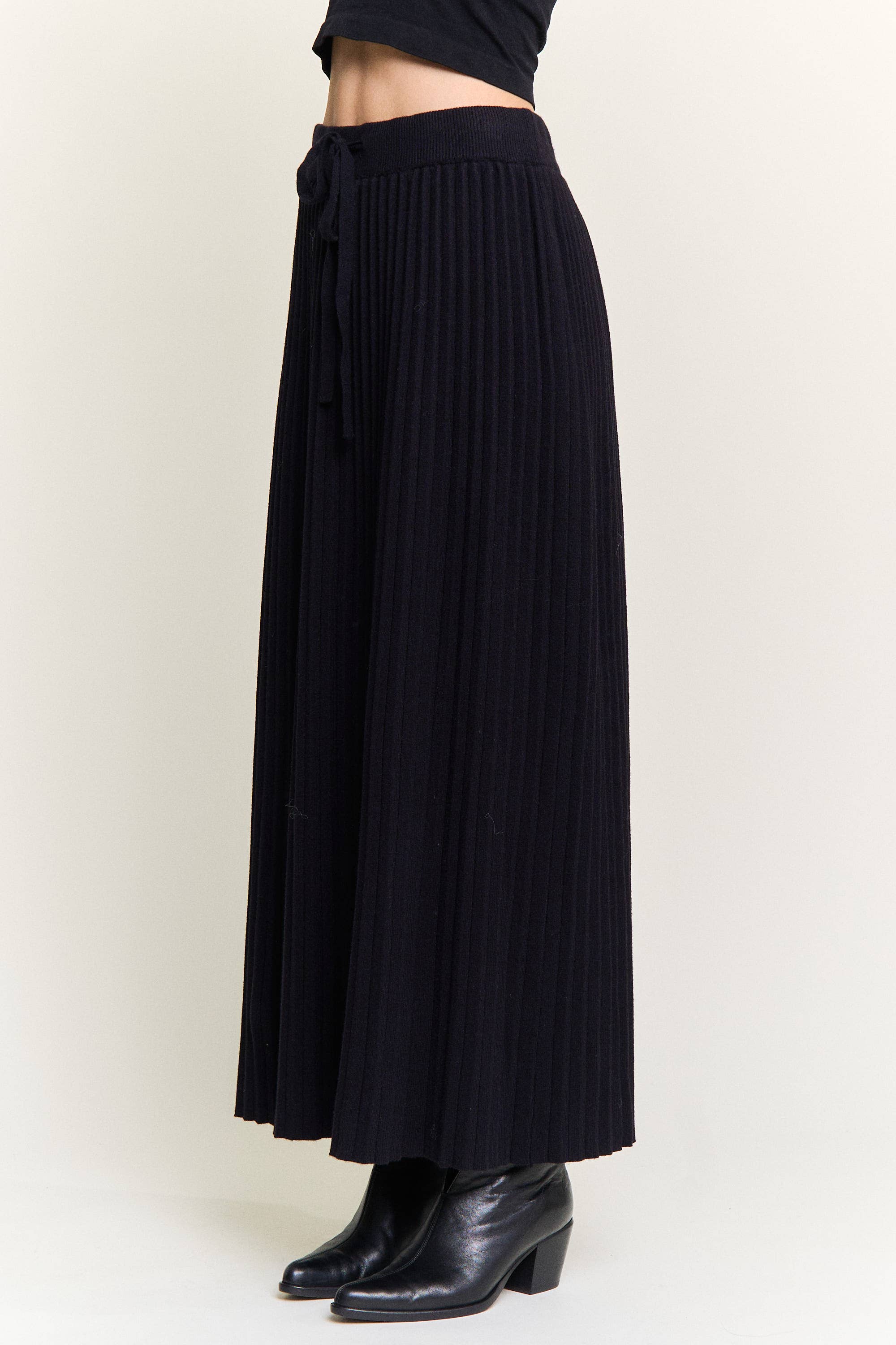 ADORA LA - Wholesale Skirt - Women's - CES4155 -RIBBED KNIT PLEATED MIDI SKIRT18