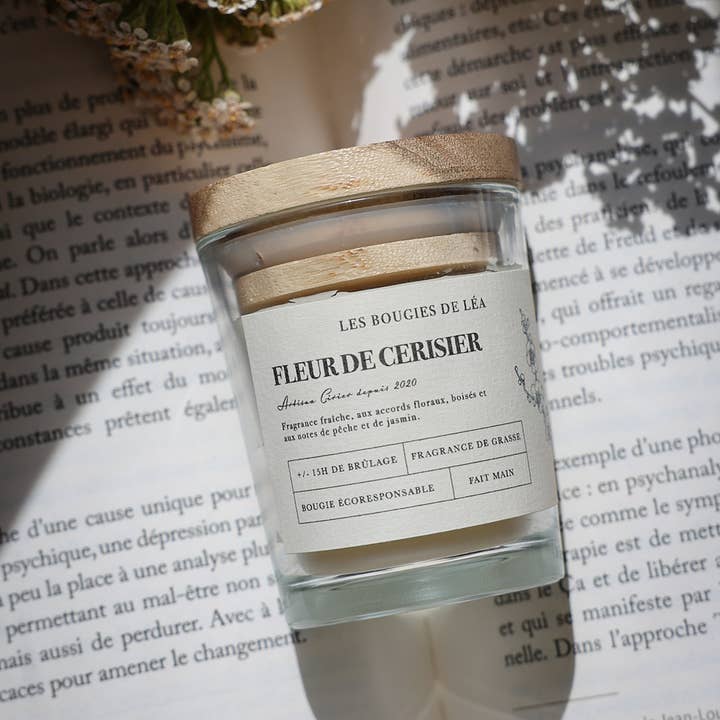Bougie Fleur de Cerisier - Petite et autres tendances Résultats pour devenir bougies en vente B2B. Retours gratuits et paiement à 60 jours sur Faire sur Faire.