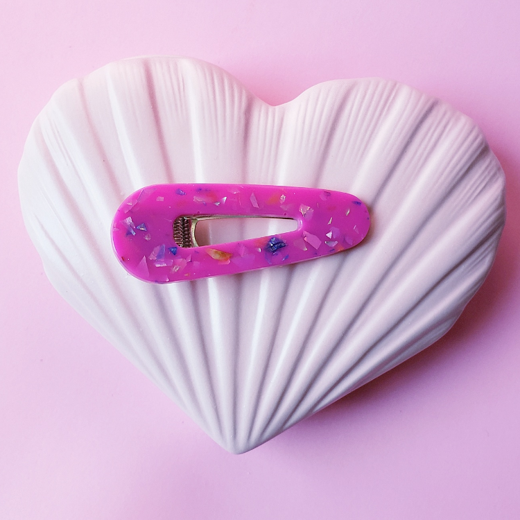 Night Moves Atelier - Wholesale Hair Clip - Women's - Resin Hair Clip in 'Lovegood'2