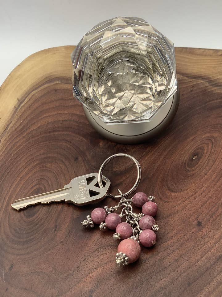 Porte-clés en rhodonite pour la vente par Hockley Designs