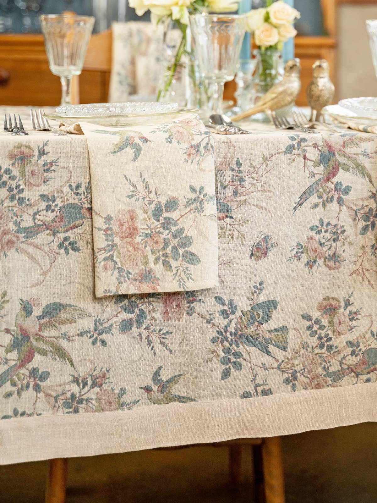 April Cornell - Wholesale Tablecloth - Vienna Linen Tablecloth - Natural3