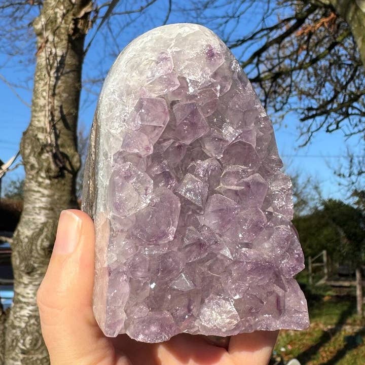 Elf Kendal Hippies - Wholesale Spiritual Stone/Crystal - Amethyst cut base 762g called Zachary wobbly base geode 6