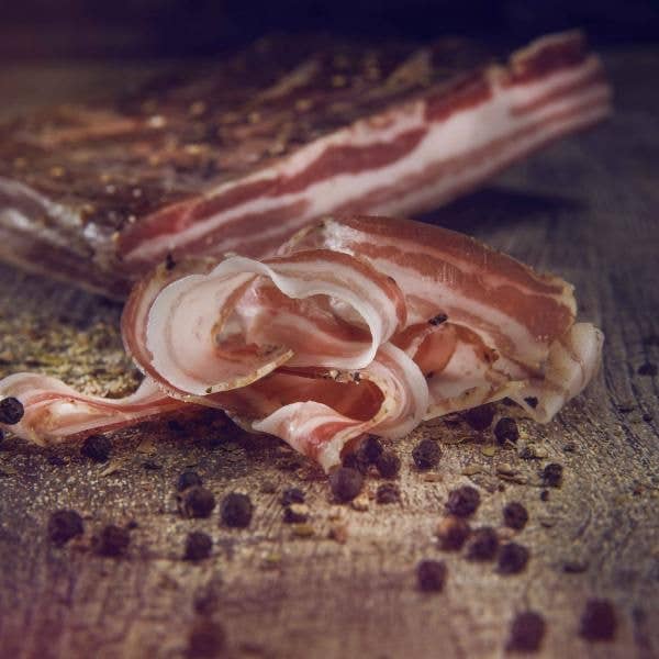 I sapori di una volta s.r.l.s - Wholesale Salami - Tesa Bacon5
