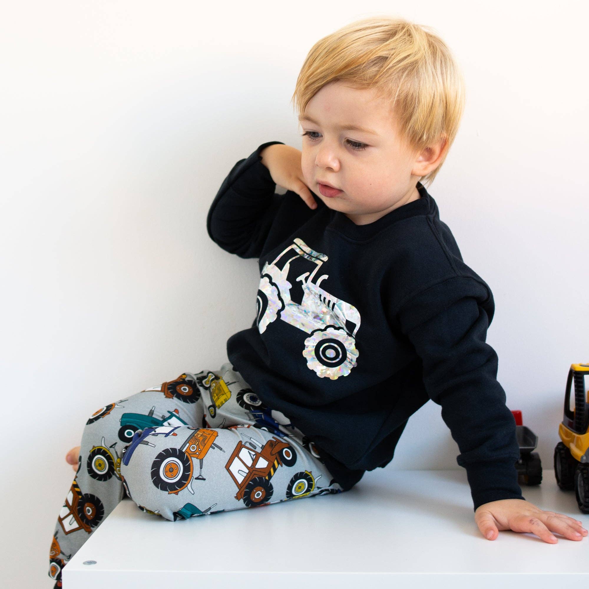 Fred & Noah – Großhandel Sweatshirt – Kinder – Hologramm-Traktor-Pullover5