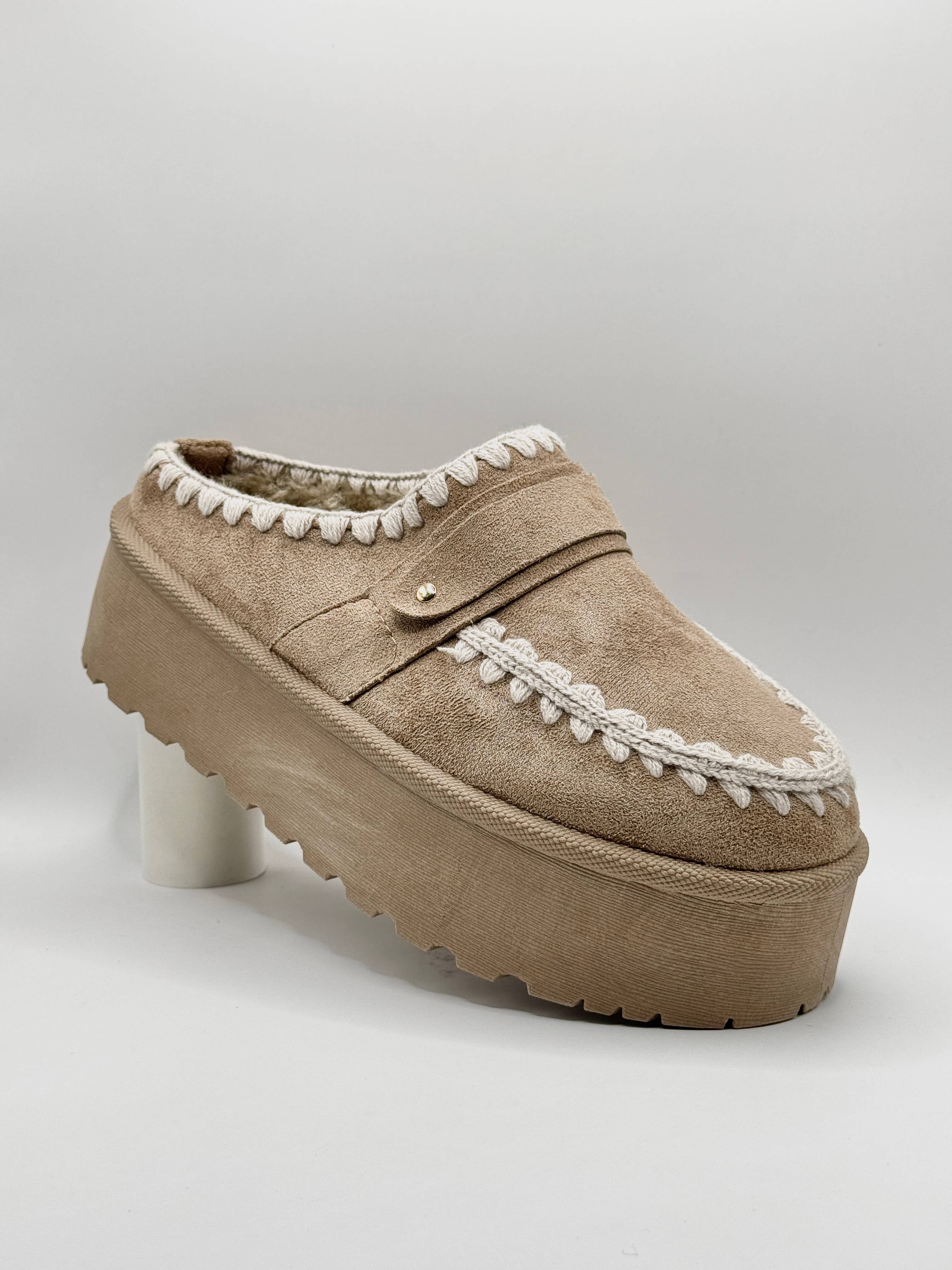 WILADY - Wholesale Clogs - Women's - Fur clogs and patterns12