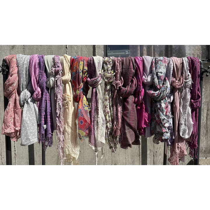 Chloe & Lex - Wholesale Scarf - Women's - Warehouse-Clearout Scarf Bundles – 20 Scarves for $69
