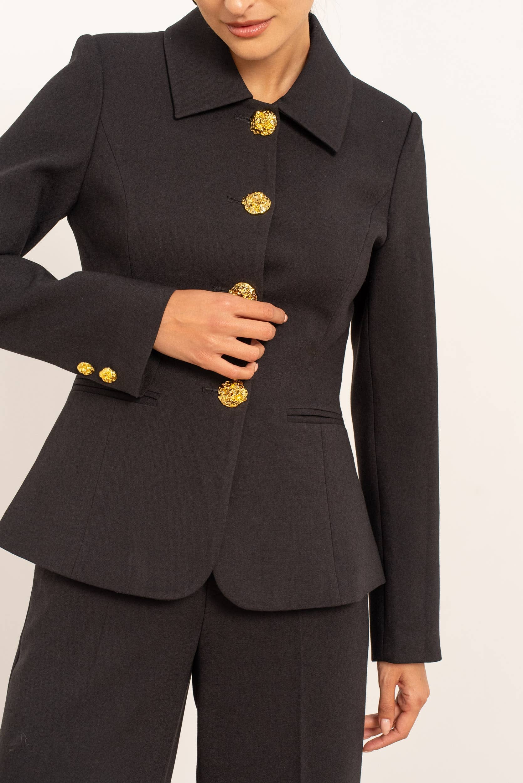 Attentif Paris - Wholesale Jacket - Women's - [Aura] Fitted jacket with shirt collar and gold buttons3