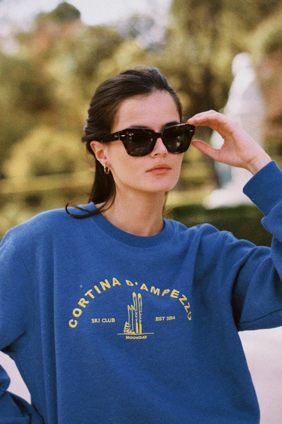 MOONDAY - Wholesale Graphic Sweatshirt - Women's - Cortina2