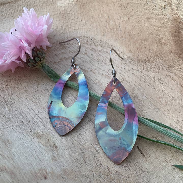 Spidse Teardrop brand malet kobber øreringe for engroshandel hos Positive Shine Jewelry