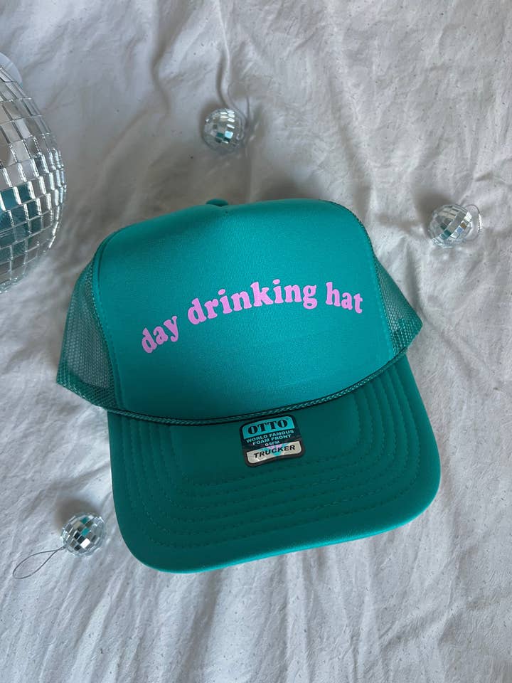 Cappello da camionista Day Drinking per addio al nubilato, lago, fiume per la vendita all'ingrosso da parte di Tipsy Rodeo