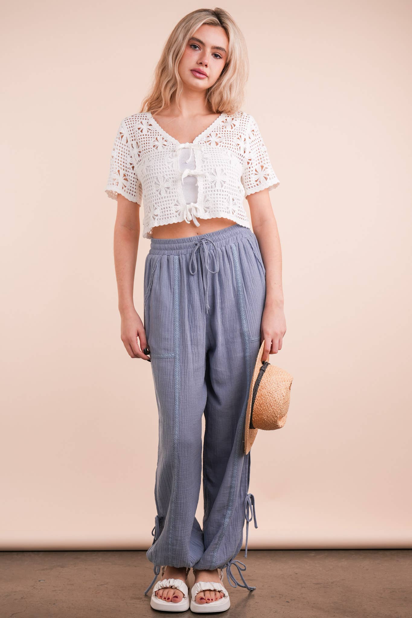 TORTORA Pantaloni Harem con Tunnel Laterale e Dettaglio in Pizzo in vendita all'ingrosso su Faire8