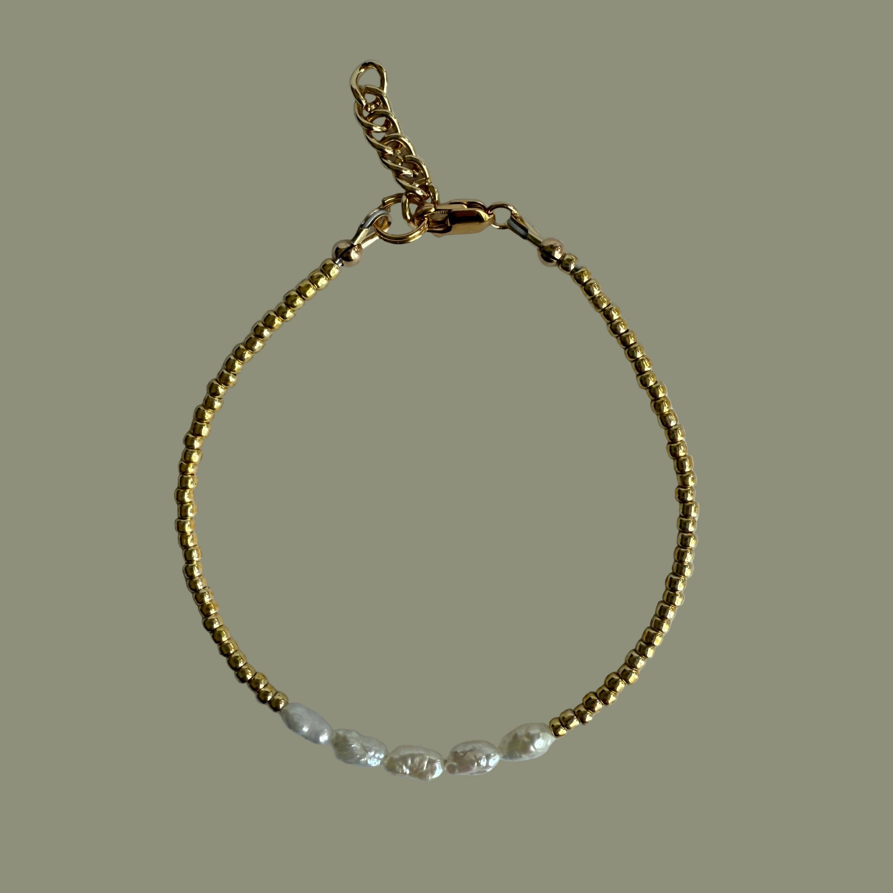 i said oui – wholesale Beaded bracelet – Vintage Pearl & Gold Strand13