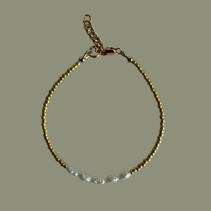 i said oui – wholesale Beaded bracelet – Vintage Pearl & Gold Strand13