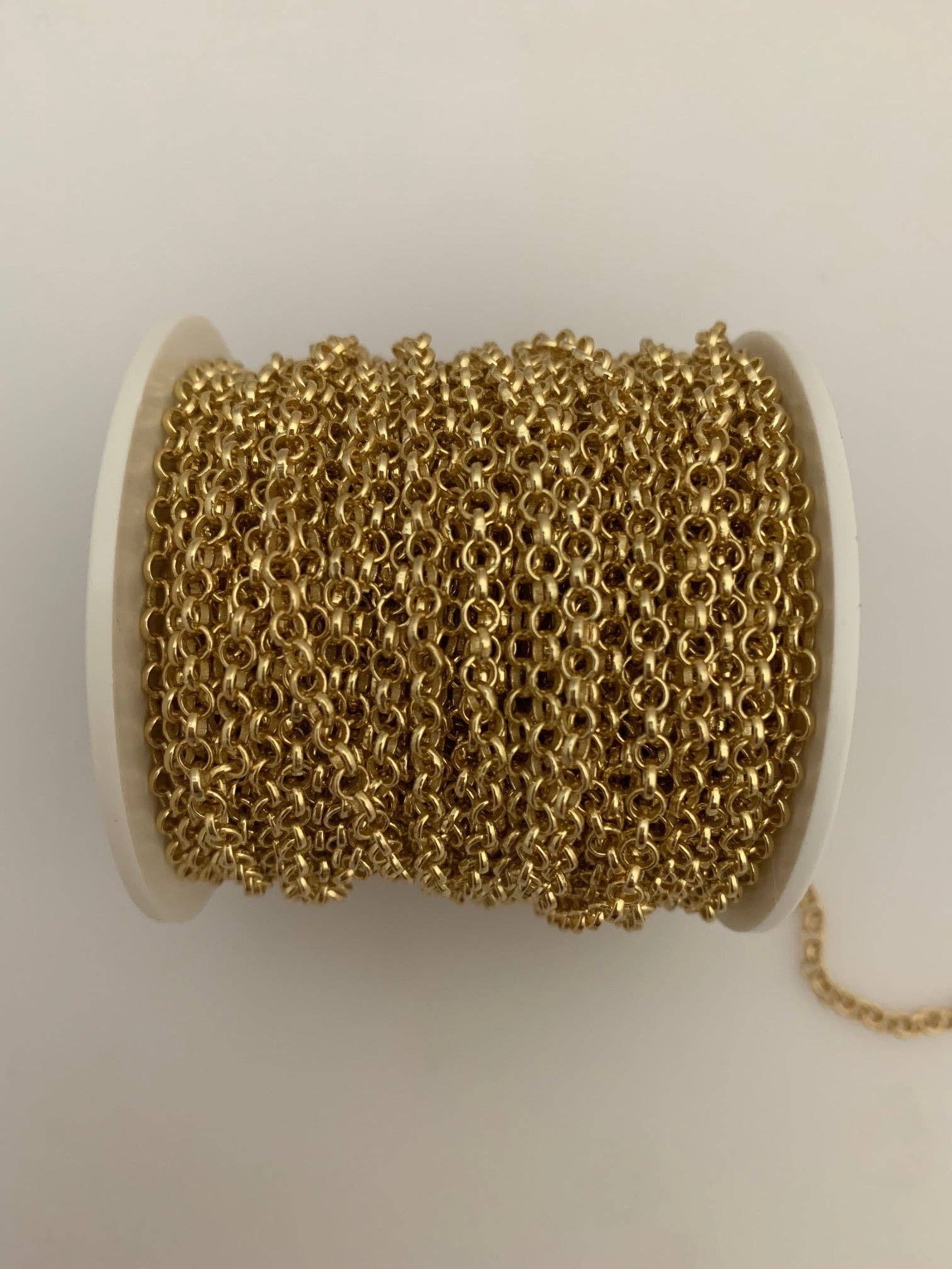 Purity Beads - Wholesale Craft Supplies - Gold Plated and Natural Brass Chain | Rolo With Half Round Chain | Half Round Wire | Gold Plated E-Coated. Size:2.8mm | 1 Foot1