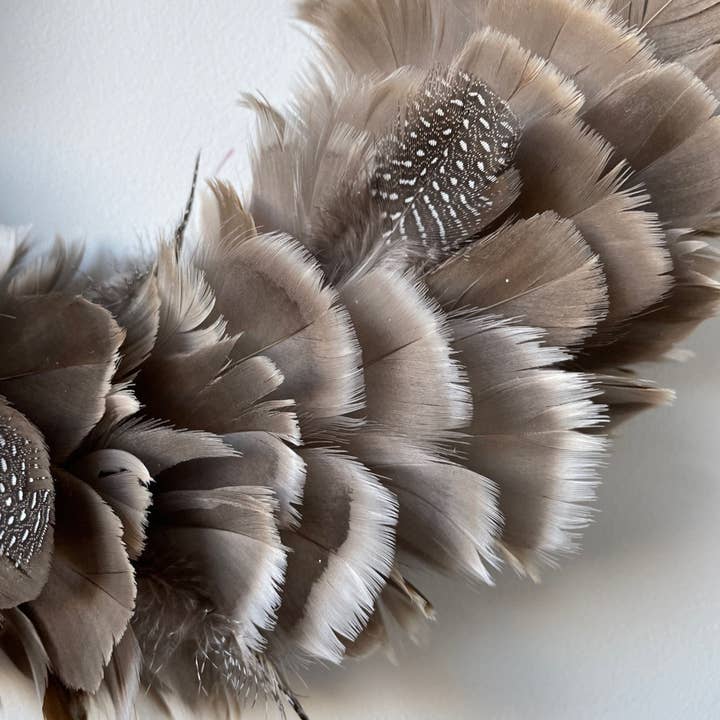 Wildash London – wholesale Wreath – Taupe Feather Christmas Wreath2