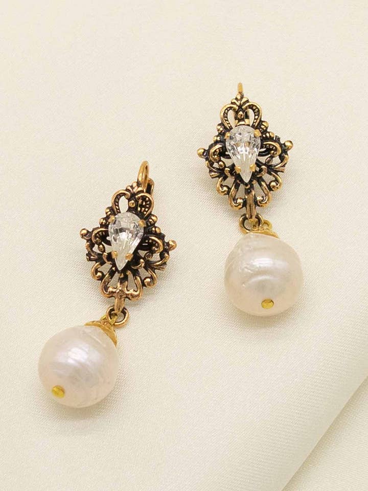 De oorbellen van Perla Cortona (dat is Amore Edition) voor wholesale door Ortica