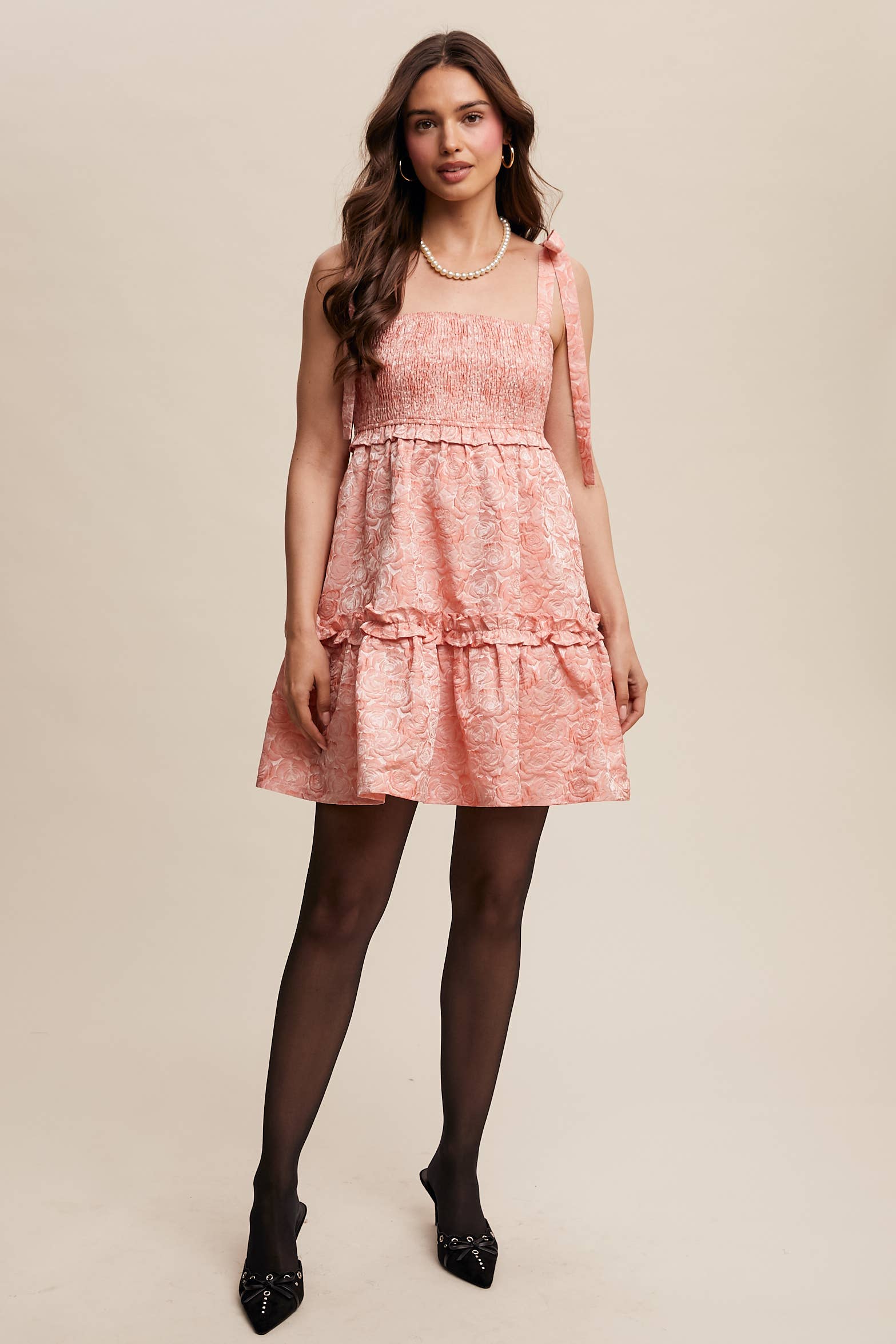 Listicle – Großhandel Kleid – Damen – Gesmoktes Minikleid mit Bindeträgern33