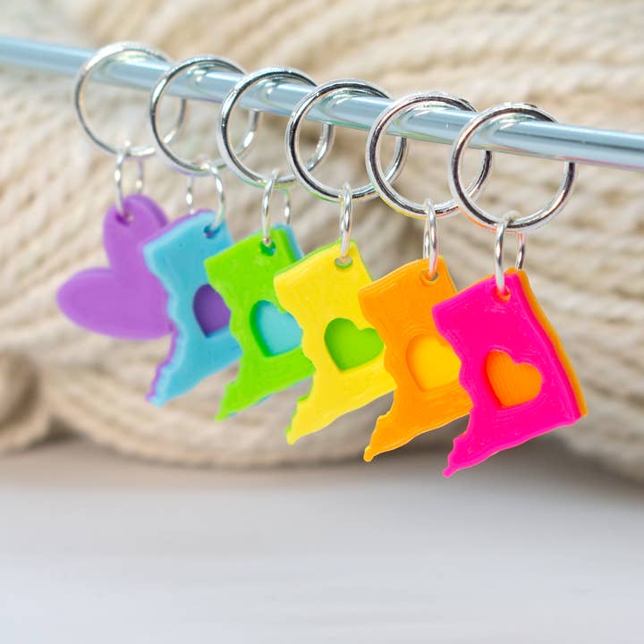 Marqueurs de mailles District Love Washington D.C. pour la vente par Blue Bird Makery