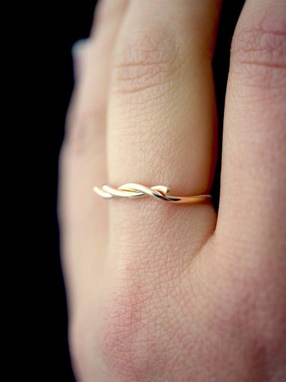 Bague en fil de fer barbelé, bourrage en or 14 carats pour la vente par Hannah Naomi