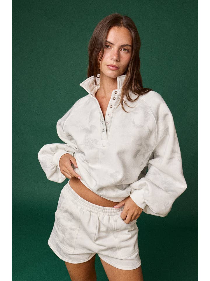 WHITE GREY PT16060-9 FLORAL PIPER SNAP BUTTON COLLARED SWEATER for wholesale on Faire10