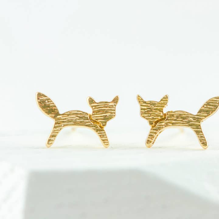 Foxy Studs Doré pour la vente par Mare Modern Goods