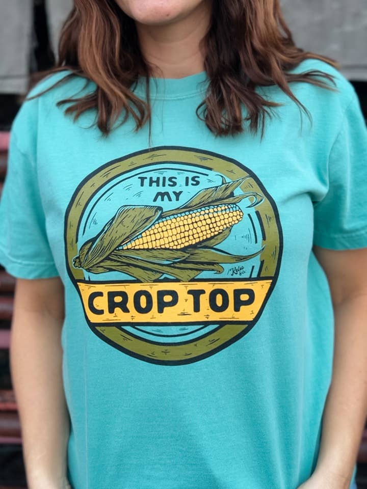 Dies ist mein Crop-Top-Grafik-T-Shirt in Meerschaum. für den Großhandel von Kelso & Company