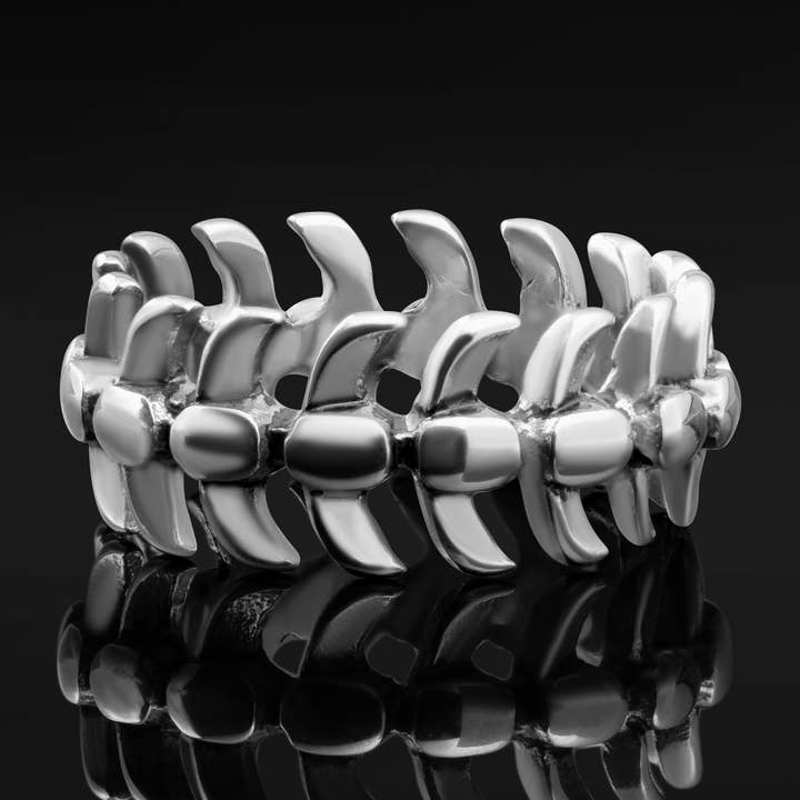 Silberstahl Wirbelsäule Gotischer Ring für den Großhandel von Custom Plugs