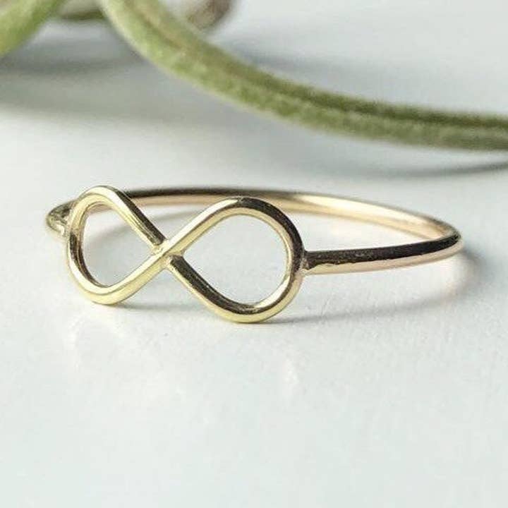 Bague Infinity | Bague en or 14 carats pour la vente par From Brooklyn With Love