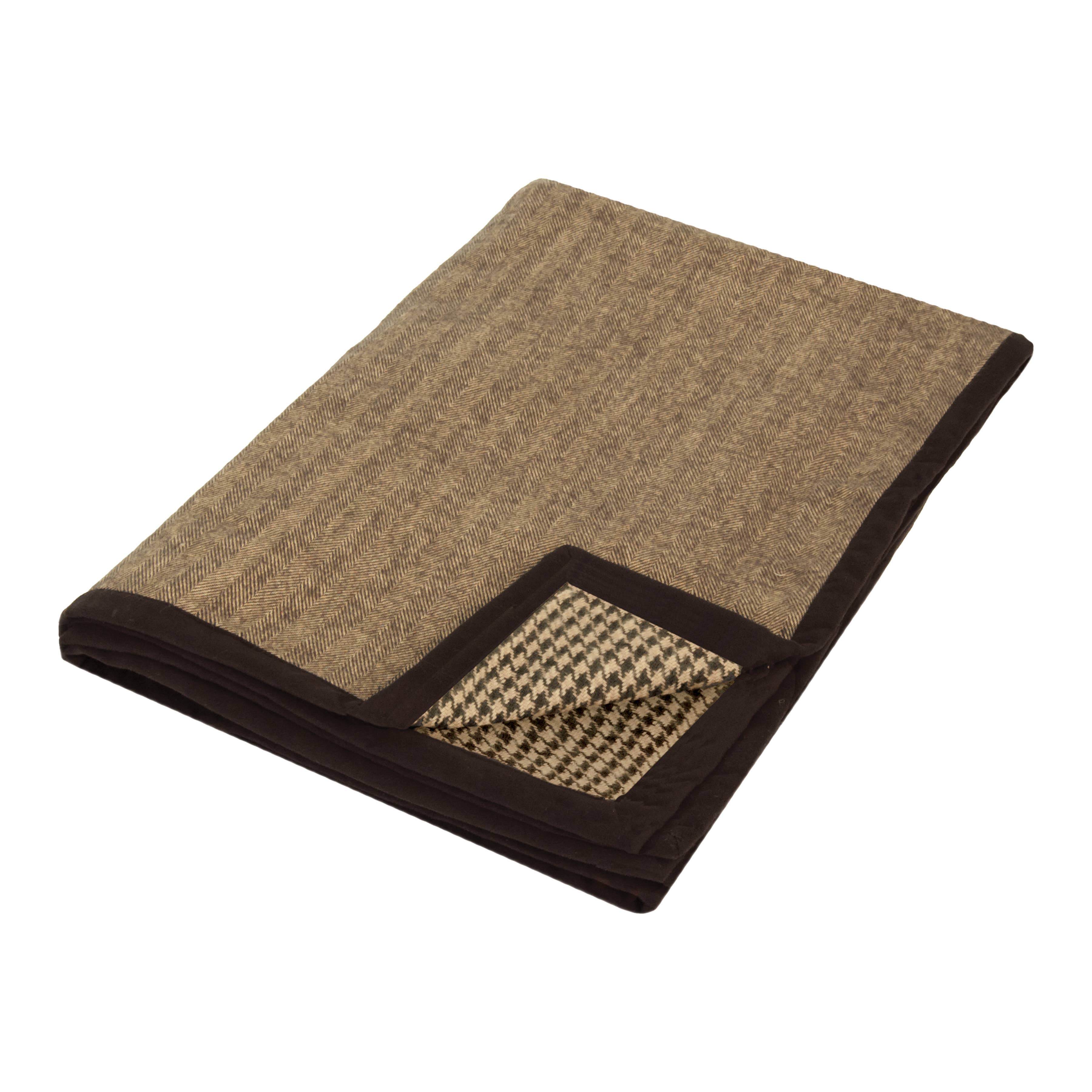 Heritage Lace - Wholesale Throw Blanket - Highland 50x70 Tan Black Cotton Reversible Throw Blanket 3